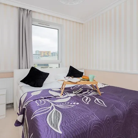 Stylish Two Bedroom Nasypowa By Renters Gdynia