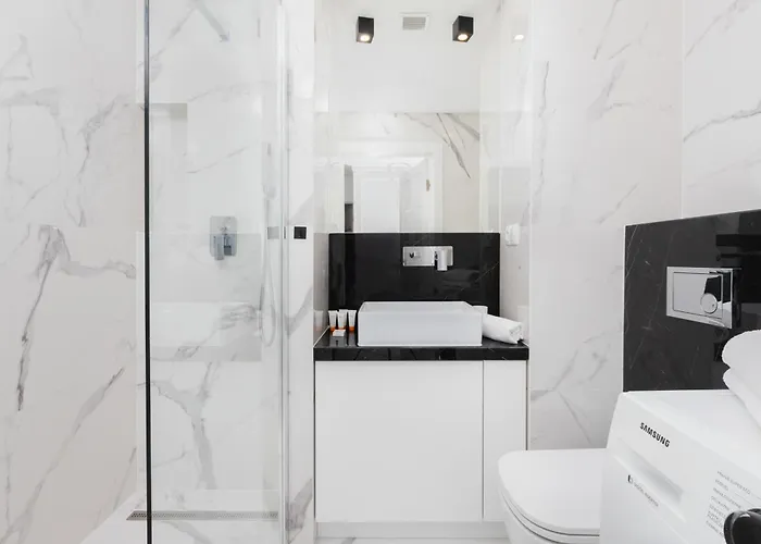 Stylish Two Bedroom Nasypowa By Renters アパート